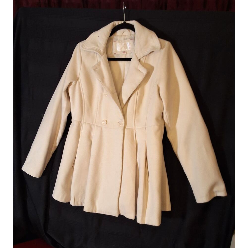 Lady's white coat Xhilaration size lg